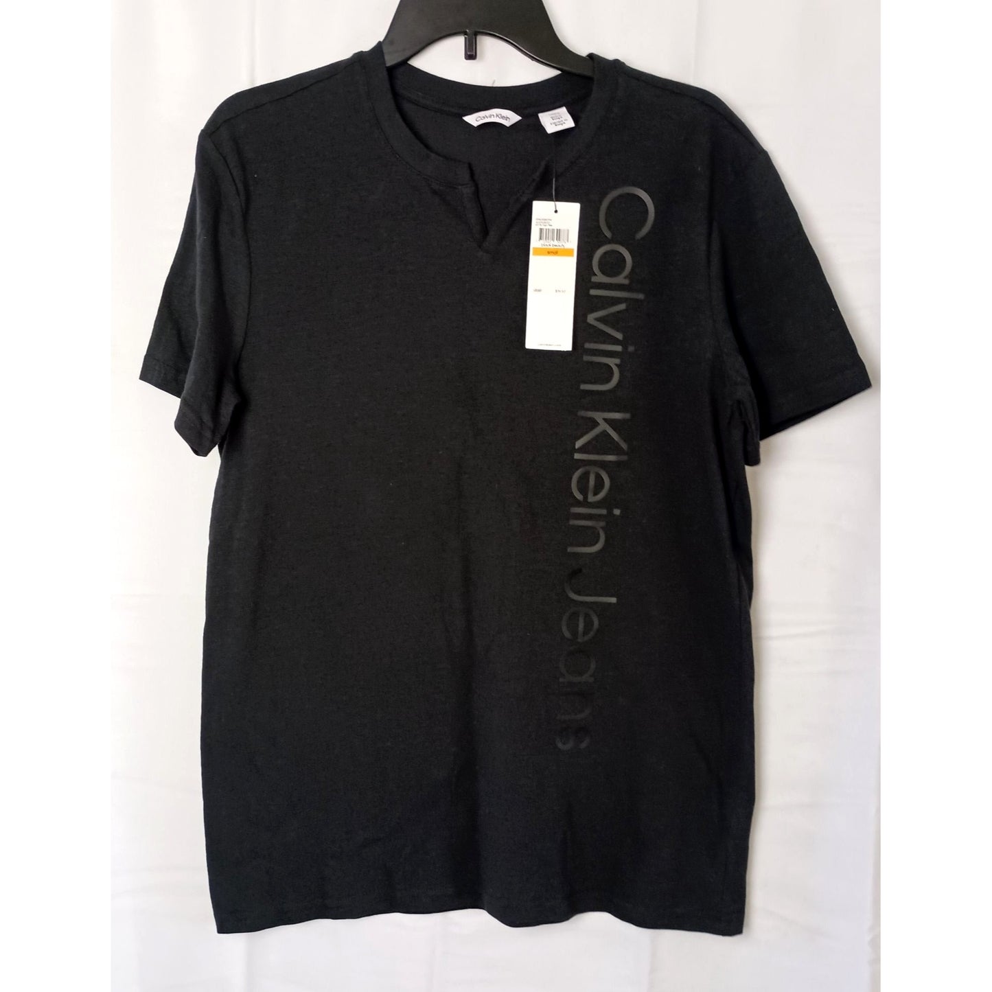 Calvin Klein slit neck logo tee black beauty men size S