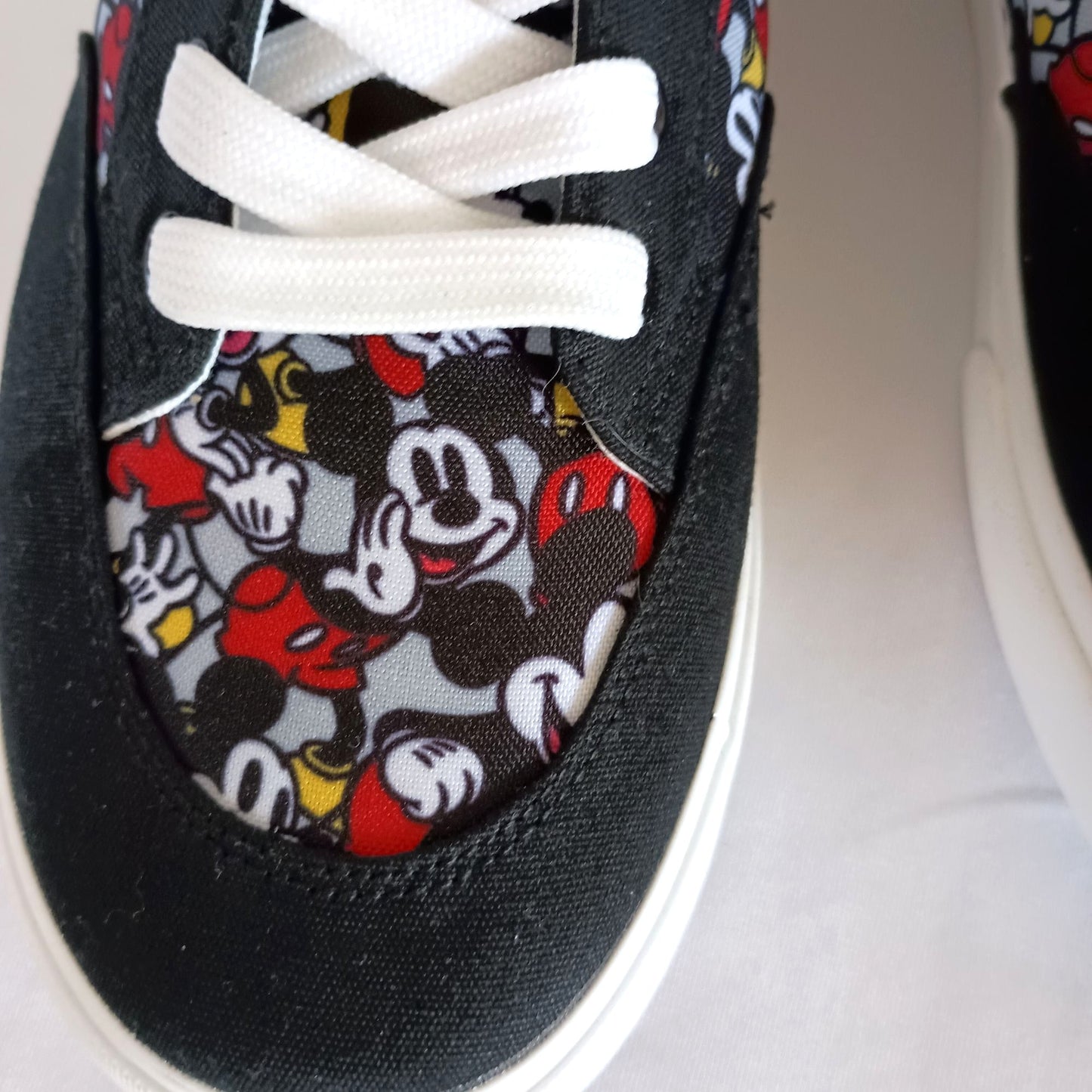 Disney Mickey Mouse men sneakers casual shoes lace up size 11