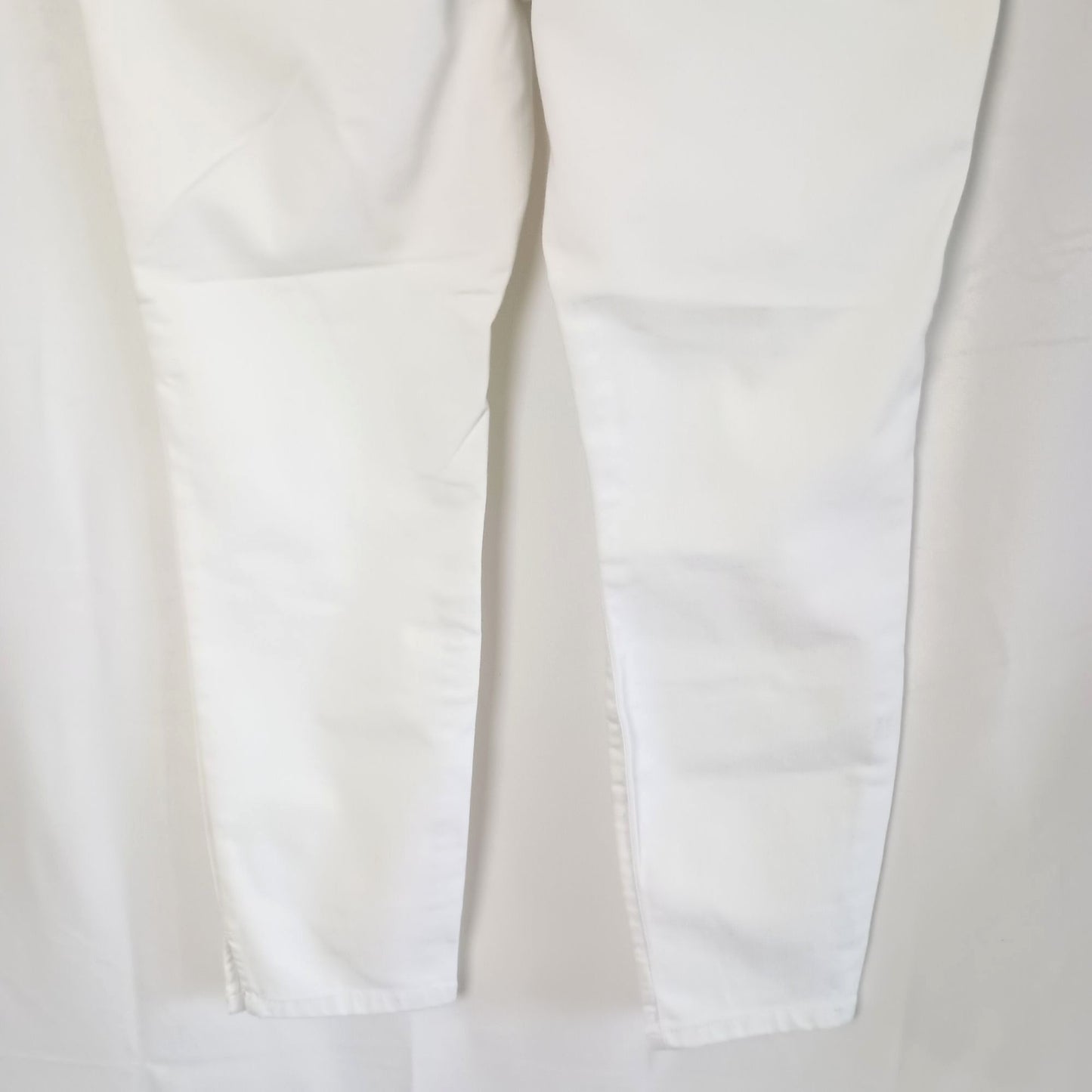 Candies optic white ultimate push-up ankle figure enhancing jeans size 33