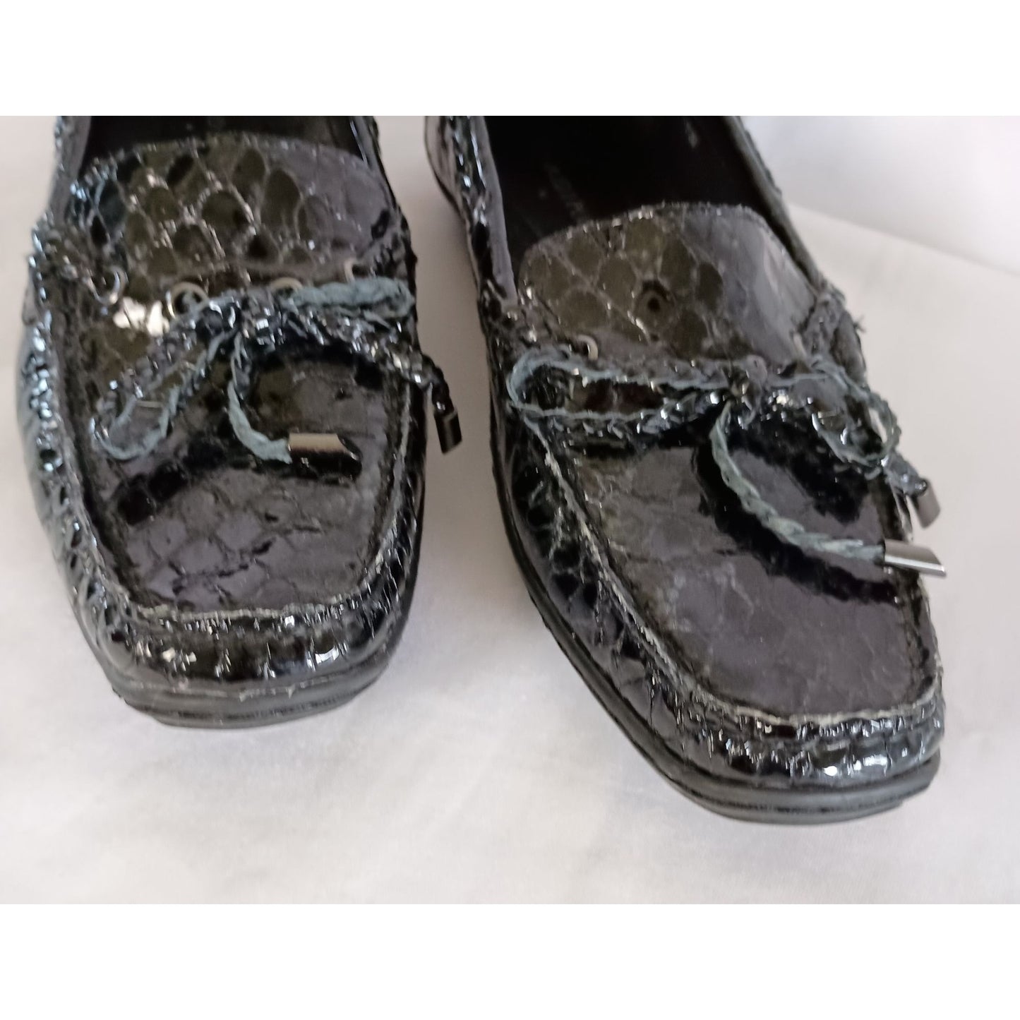 Donald J. Pliner Lacey leather croc embossed black driving flats size 7.5