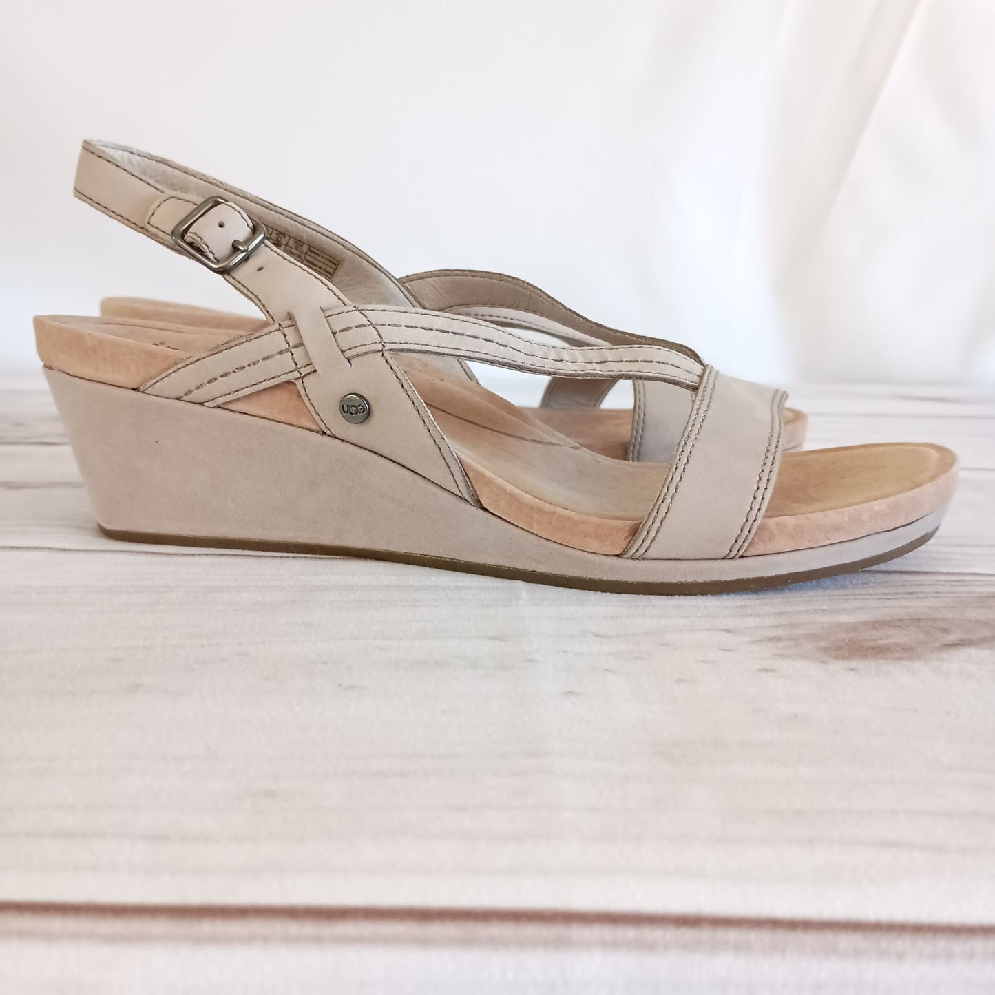 UGG kenley strappy leather wedge low heel sandals size 10