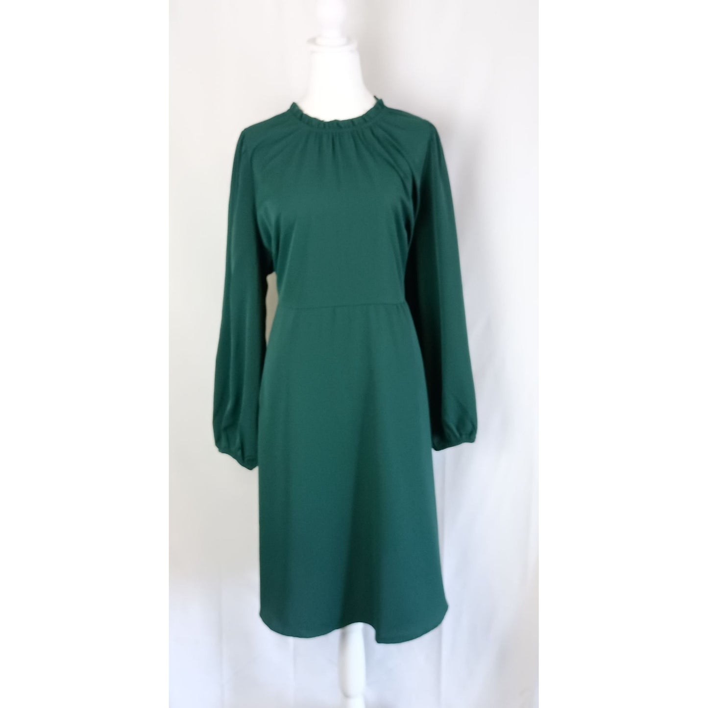 Bloomchic green waist defined flare skirt high neck dress size 18-20