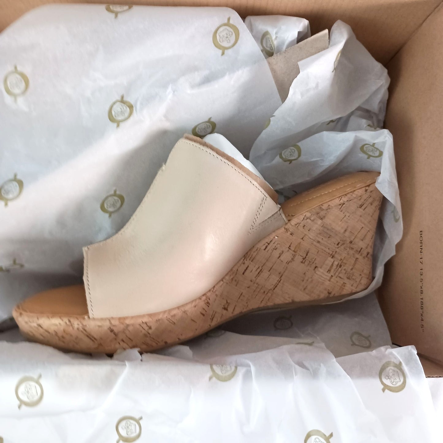 Børn Arie Platform Wedge Sandal in Natural New in Original Box size 10