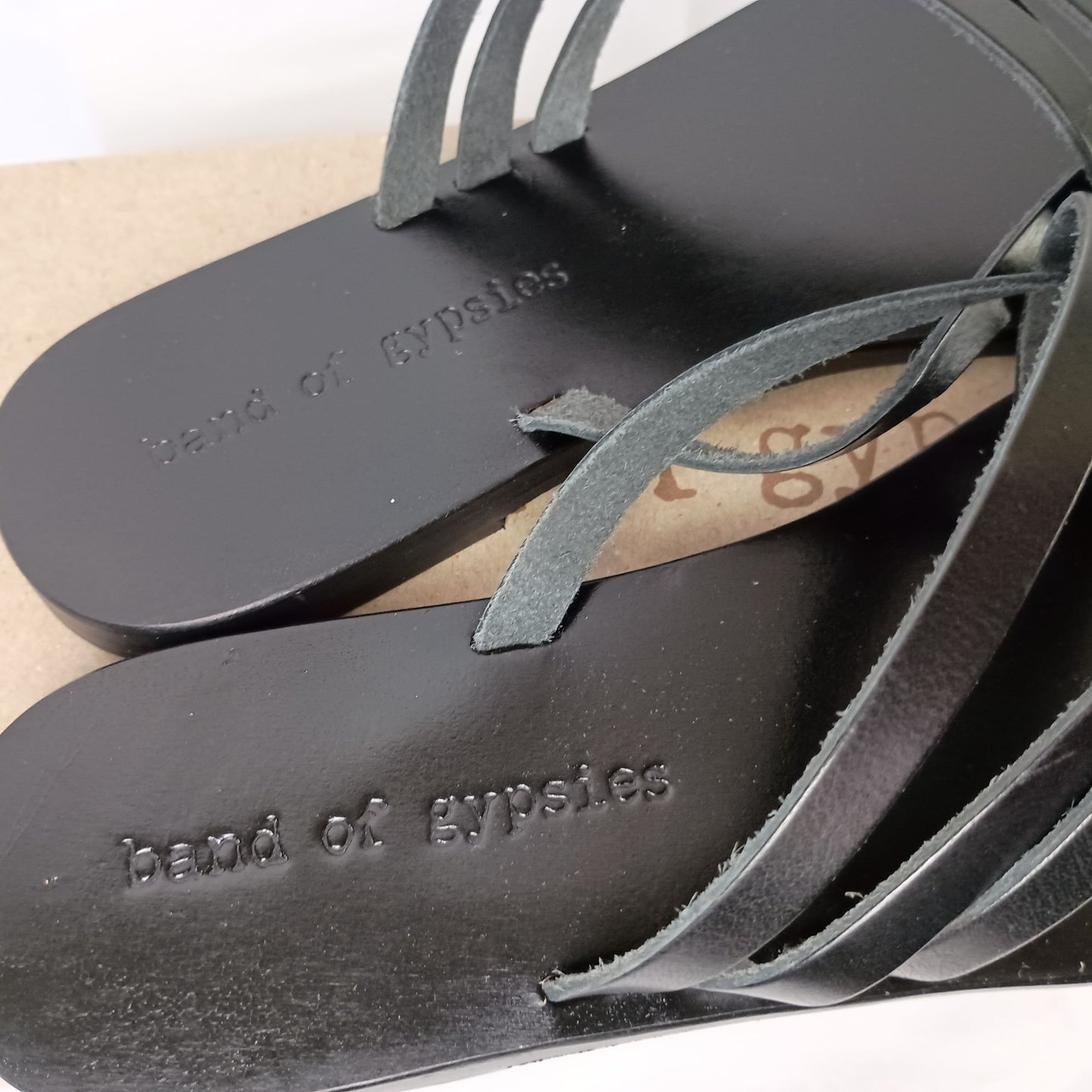 Band of Gypsies black boho leather toe loop sandals New in Box women size 10