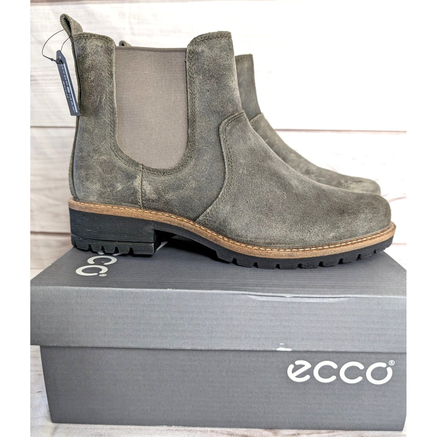 ECCO elaina Chelsea Hydromax water repellent suede leather boots size 10