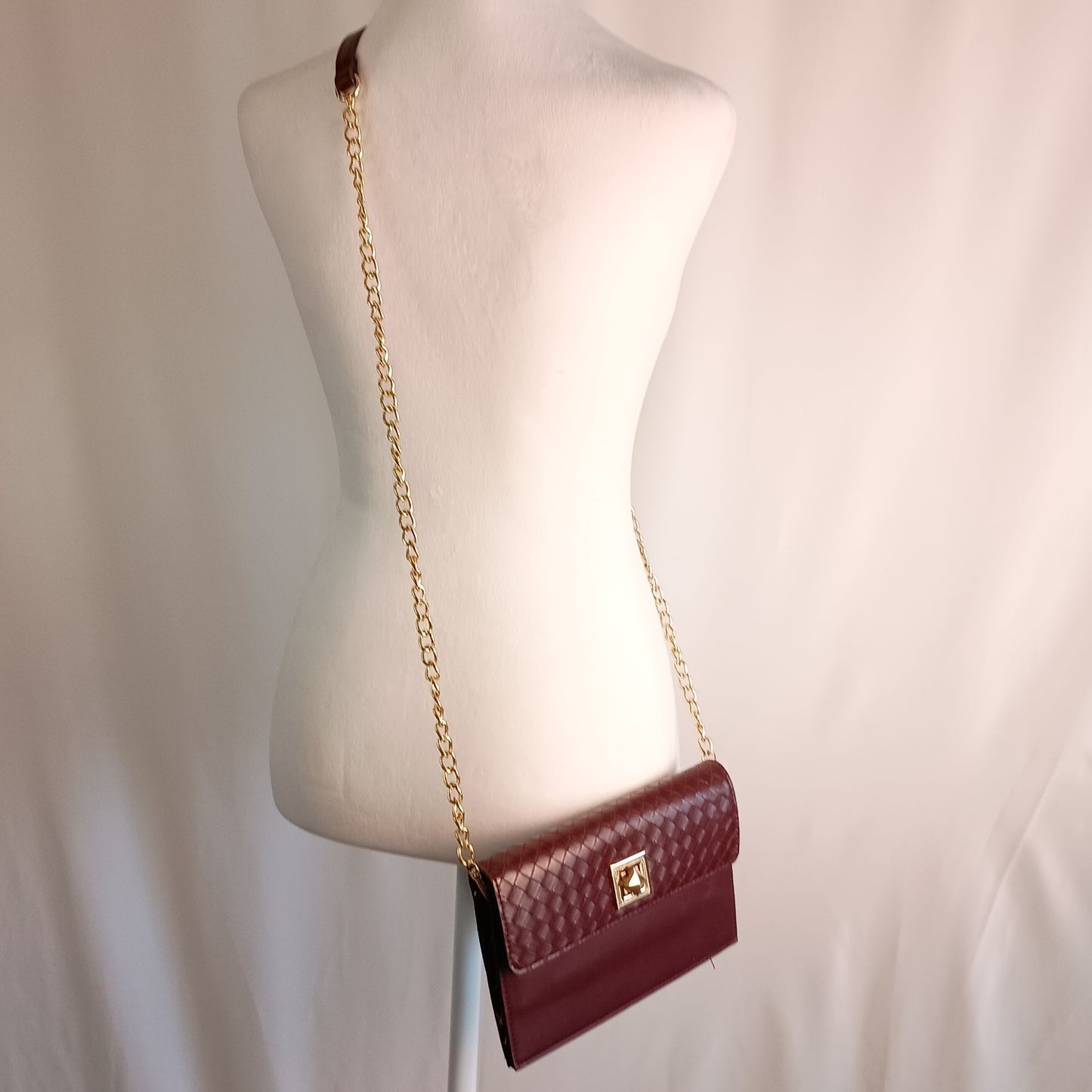 Sondra Roberts Squared wallet on a chain crossbody handbag purse leather