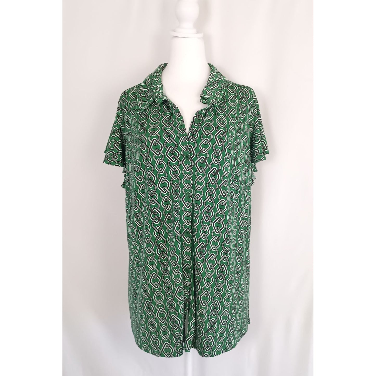 Adrianna Papell Flutter Sleeve Button Front Very Stretchy Blouse Green Chain Design New Plus size 1X